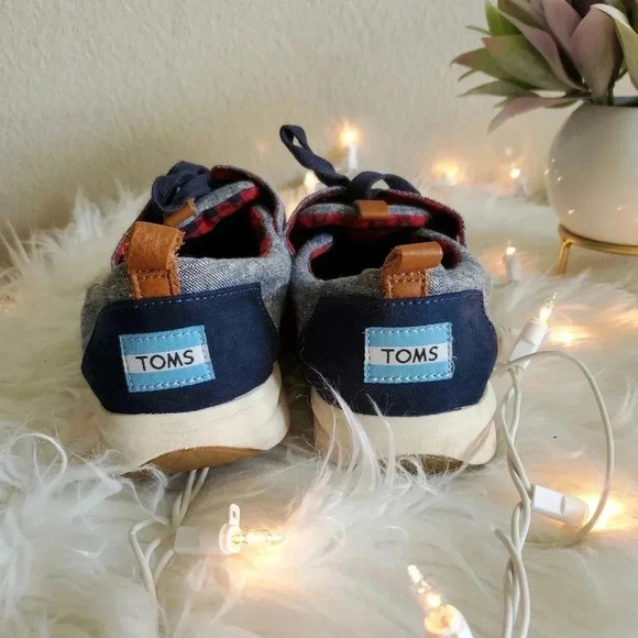 Toms Sneaker Shoes - Picture 4 of 5
